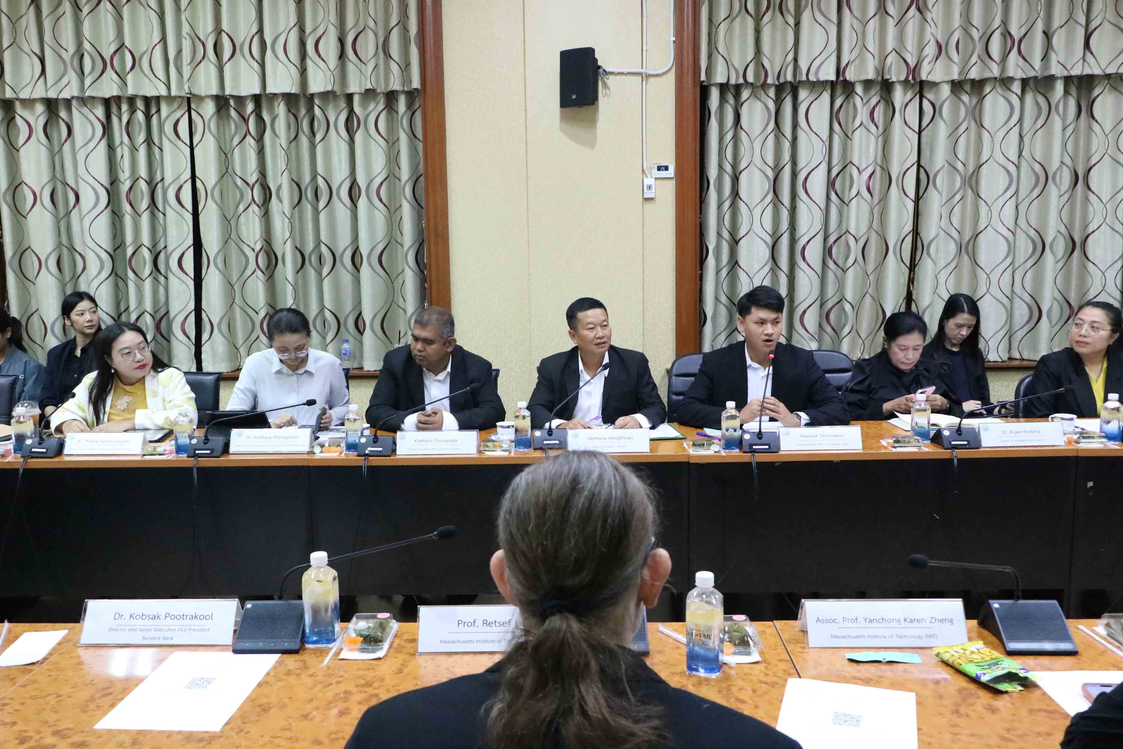 title - ส.ป.ก. เดินหน้าบูรณาการข้อมูลที่ดิน จับมือจุฬาฯ MIT และธนาคารกรุงเทพ หารือความร่วมมือวิจัย พัฒนาพื้นที่เกษตรอย่างยั่งยืน